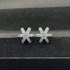 Silver star shape earring