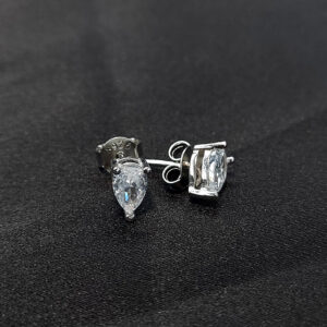 Silver solitaire stud earring