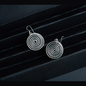 Silver spiral round earring