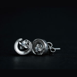 Silver solitaire stud earring