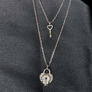 Silver lock n key necklace