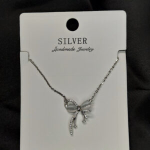 Silver ribbion pearl necklace