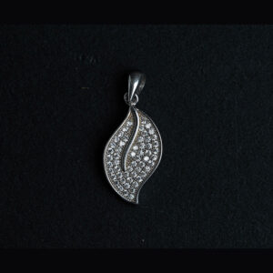 Silver leaf diamon studded pendent