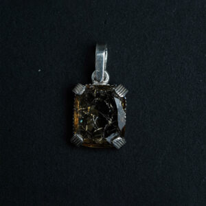 Silver broken stone pendent
