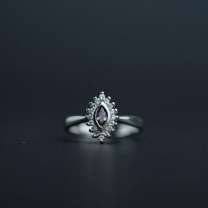 Silver color stone eye shaped ring