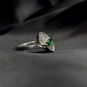 Silver color stone wings ring