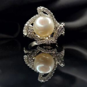 Silver pearl ring
