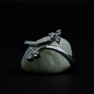 Silver leaf ring