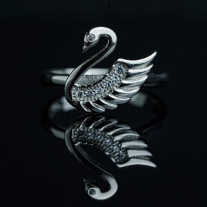 Silver swan ring