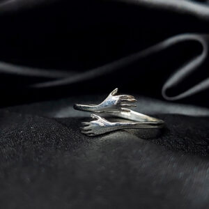 Silver couple hug ring