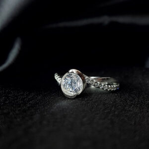 Silver solitaire ring